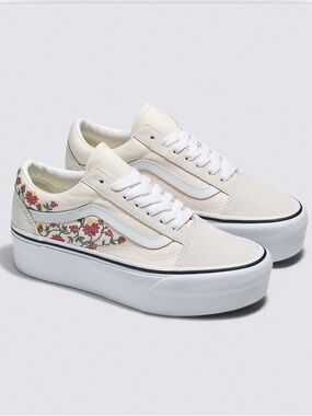 Vans Old Skool Platform Floral Embroidered Sneakers in Natural size 8 New! 🥀